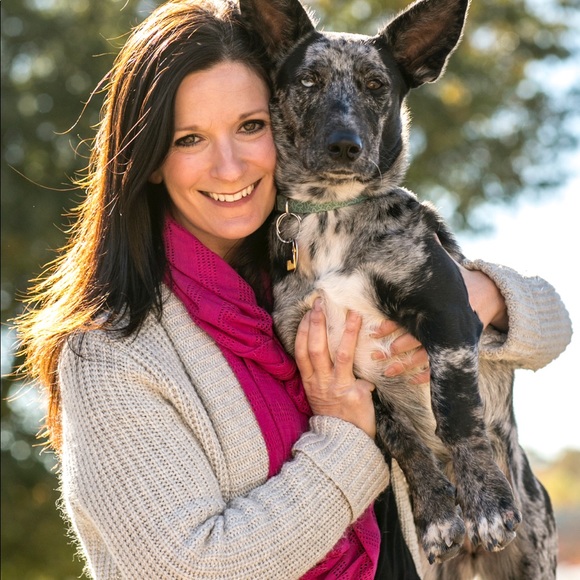 Meet your Posher, Jennie - Picture 2 of 2